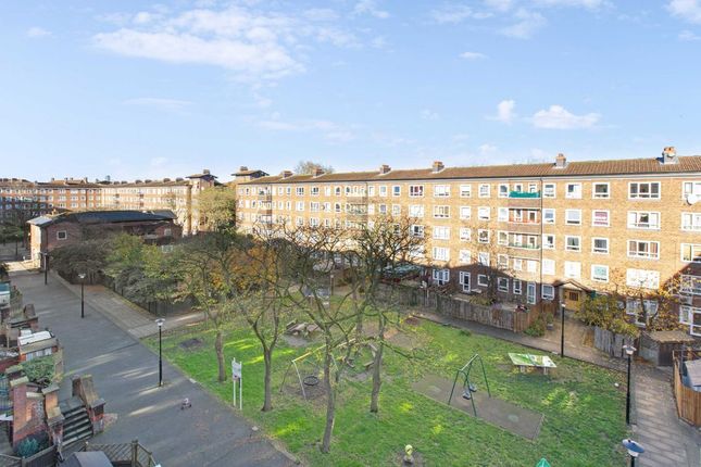 Thumbnail Flat for sale in Springfield, London