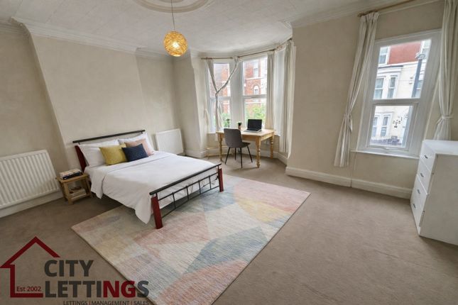 17, Burford Road, Forest Fields photo 4