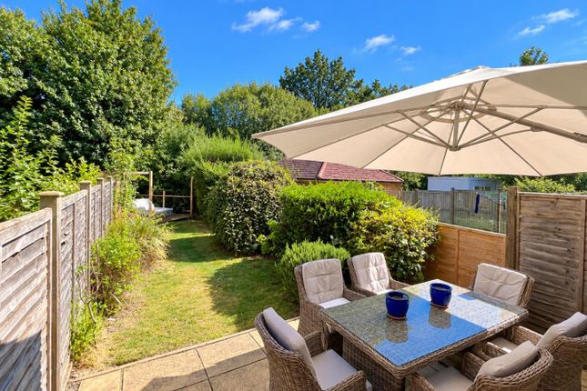 31, Lancaster Way, Ashford photo 2