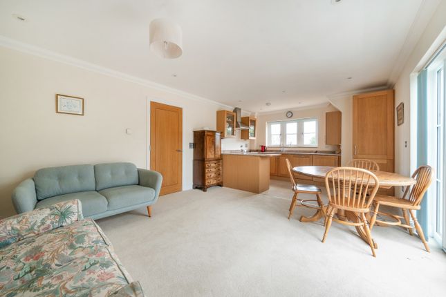 Flat for sale in Westbourne Place, Farnham, Surrey