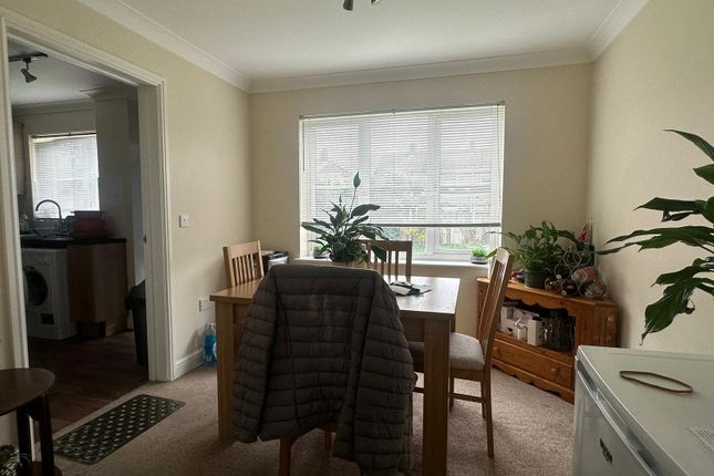 43, Atkinson Street, Peterborough photo 5