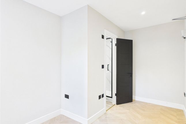 Room 2, 3, Victoria Road, West Sussex photo 2