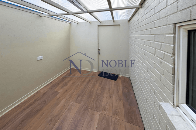 23 Portland Crescent, FELTHAM photo 3