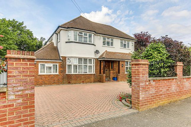 Detached house for sale in Shaw Crescent, South Croydon