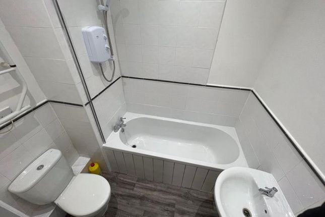 32, Lowbridge Court, Liverpool photo 4