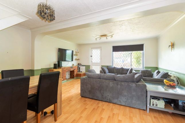 14, Griffin Close, Maidenhead photo 4