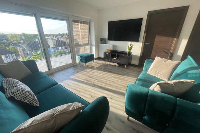 Flat 17, Reeve Street, Feltham photo 4