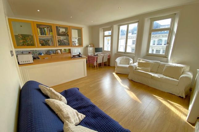 Flat 4, 28 St Georges Drive, London photo 2