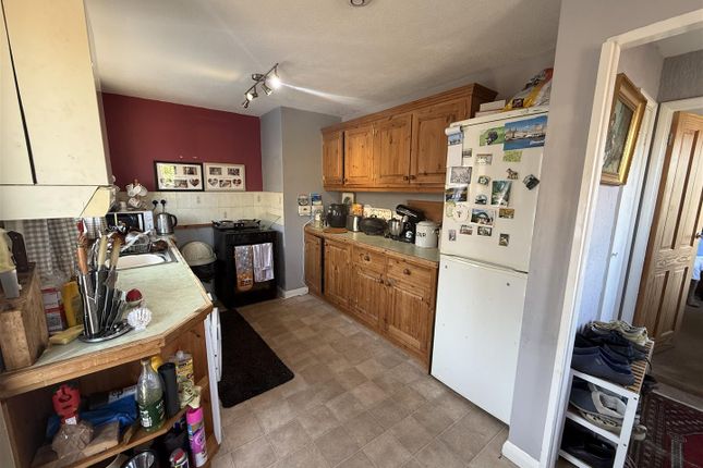26, Coneygar Close, Bridport photo 2