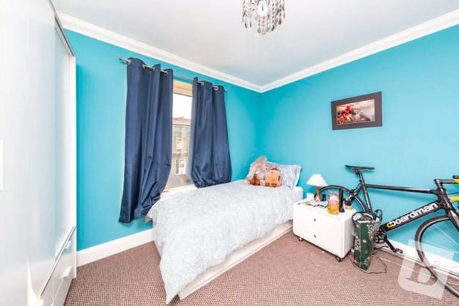 42, Birkbeck Road, Romford photo 2