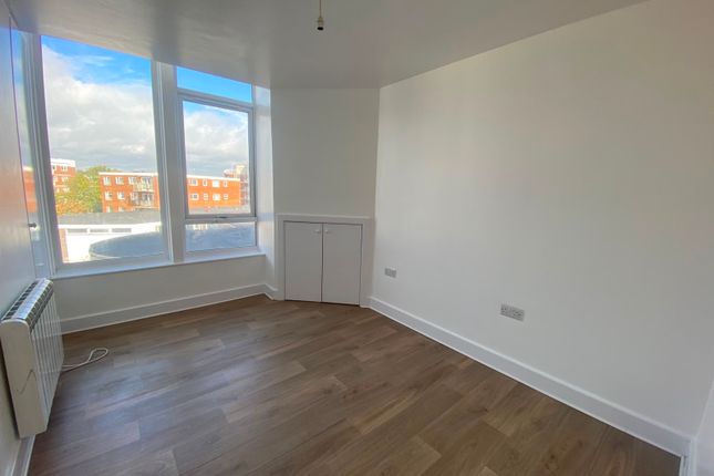 Flat 15, Stoke House, Stoke Road, Gosport, Hampshire, PO12, Gosport photo 5