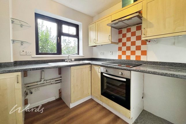 17, Blackmans Close, Dartford photo 3