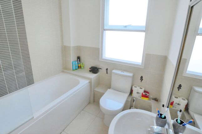 1, Porters Wood House, St Albans photo 5