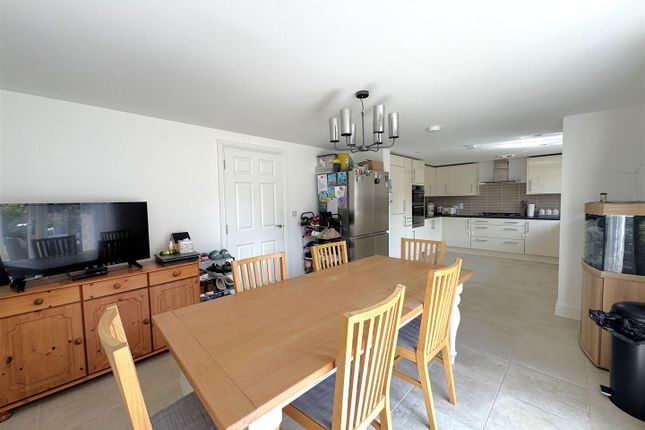 33, Oldridge Road, Weymouth photo 2