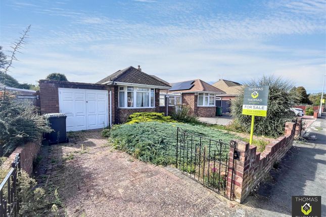 3-bed bungalow on 33, Hillview Drive, Gloucester, £300,000