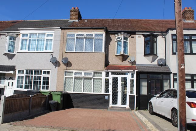 Jersey Road South Hornchurch Essex Rm13 3 Bedroom