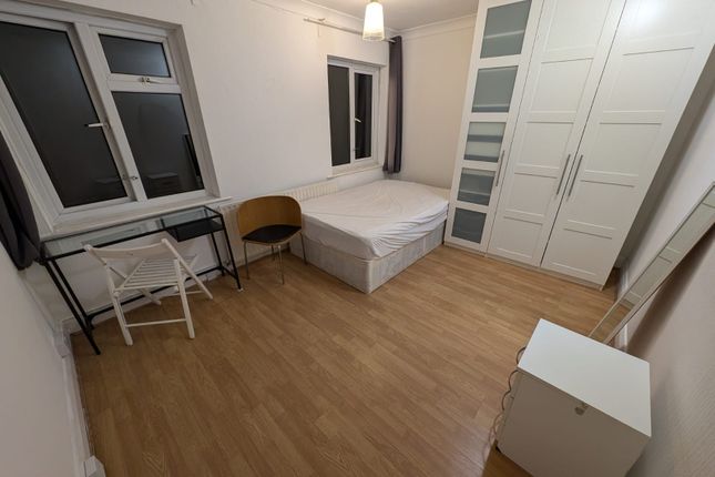 Room 8- £680, Available From 05/11/2025