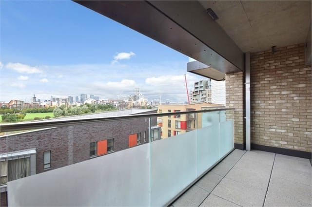 Flat 54, Barquentine Heights, London photo 4