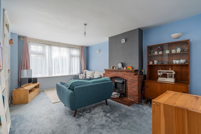 24, Monks Road, Netley Abbey photo 3