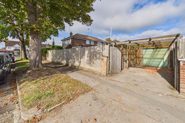 1, Ainsdale Crescent, Reading photo 2