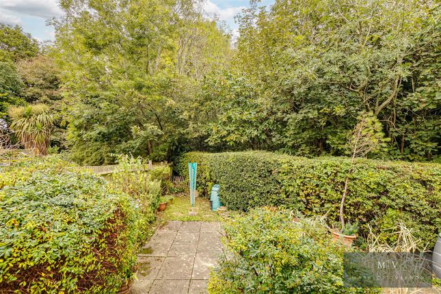End terrace house for sale in Harewood Gardens, Hamsey Green, South Croydon