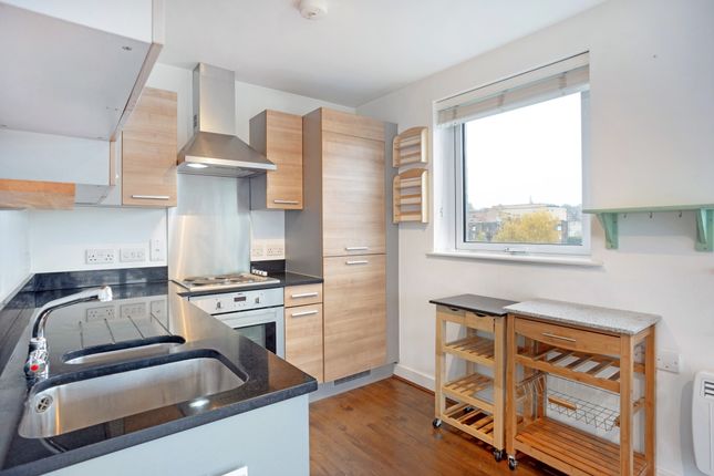 Flat 9, 25, Tarves Way, London photo 4