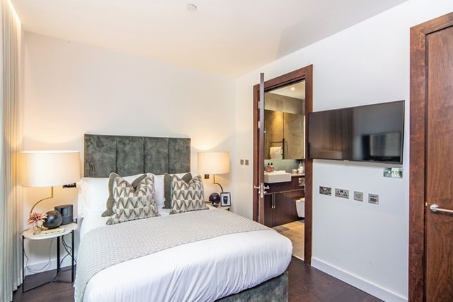 Flat to rent in Thornes House, Nine Elms