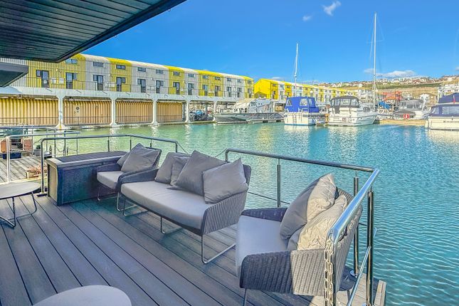 Southern Breeez, Brighton Marina Village, Brighton photo 2