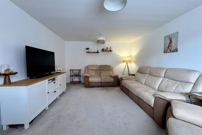 27, Winterbourne Mews, Ashford photo 3