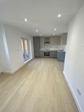Thornhill Road, Cenral Croydon photo 2
