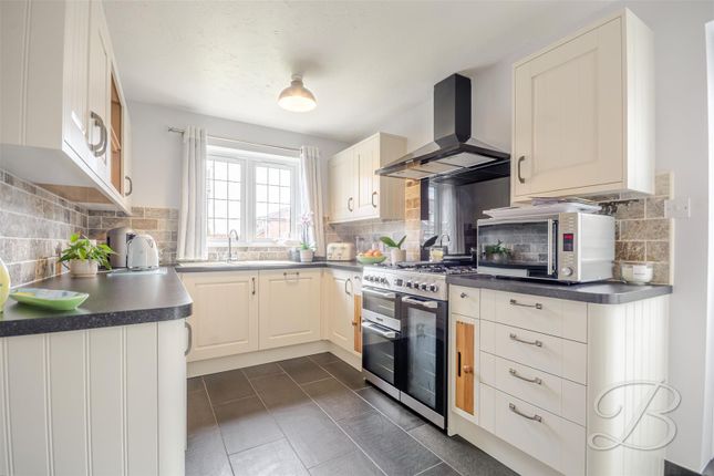 14, Brocklehurst Drive, Mansfield photo 2