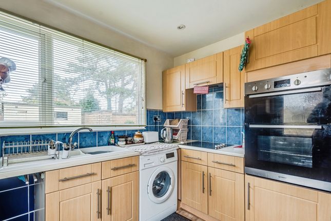62, Burford Road, Carterton photo 2