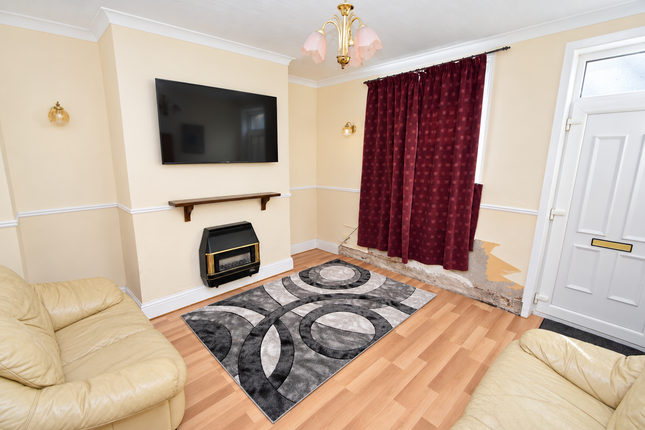 32, Rawling Street, Keighley photo 2