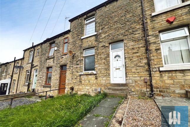2-bed house on 8, Diamond Street, Huddersfield, £100,000