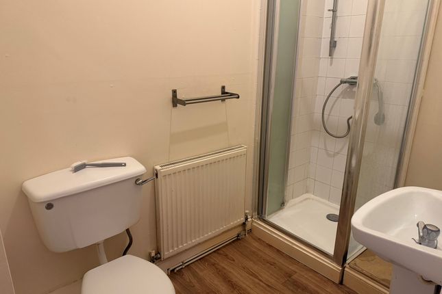 Flat 5, 2 Dolphin Passage, Dover photo 4