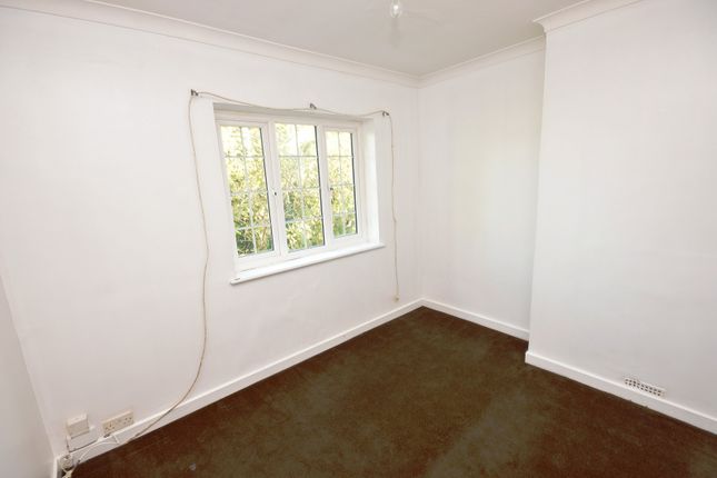 11, Drummond Gardens, Epsom photo 4