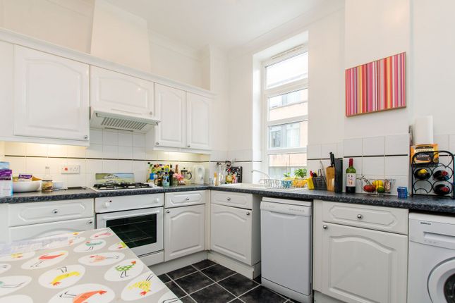 Plumbers Row, Aldgate photo 4