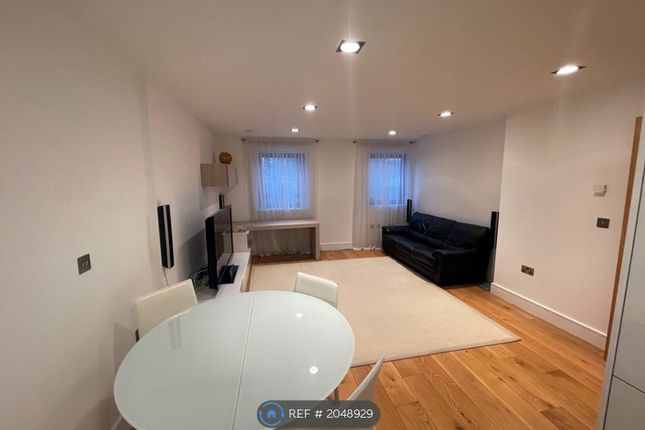 Flat to rent in Silkmore Lodge 361-367A, Twickenham