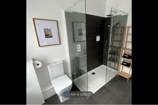 Wellington Terrace, Truro photo 5