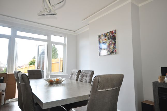 13, Royston Avenue, Wallington photo 3