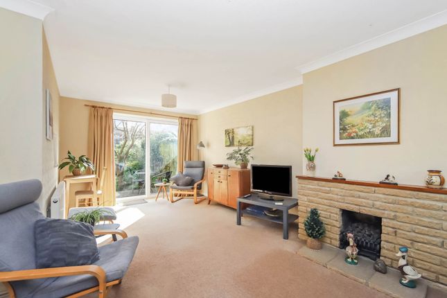 27, Mortimer Hill, Tring photo 2