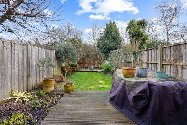 5, Furlong Close, Arundel photo 3