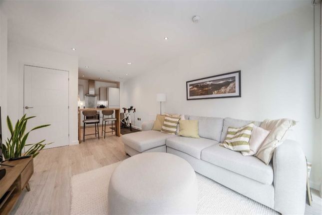 Apartment 168, Georgette Apartments, 4, Cendal Crescent, London photo 4