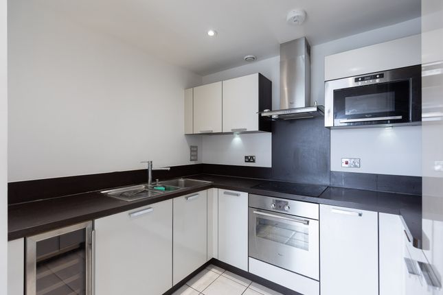 Thumbnail Flat to rent in Surrey Quays Road, London