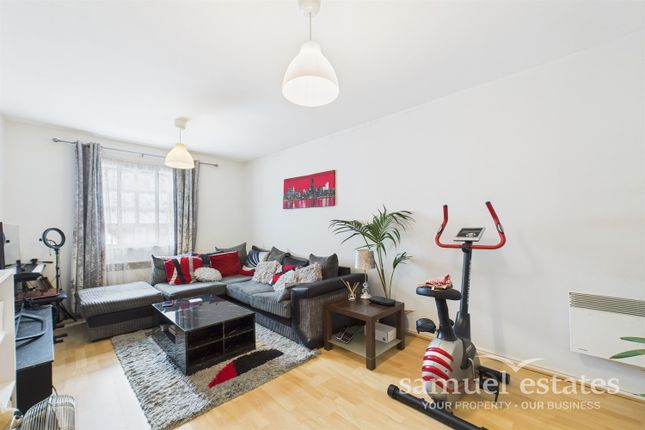 2-bed flat on 4, Hamlet House, London Road, Forest Hill, £270,000