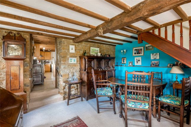 Jasmine Cottage,, The Green, Banbury photo 5