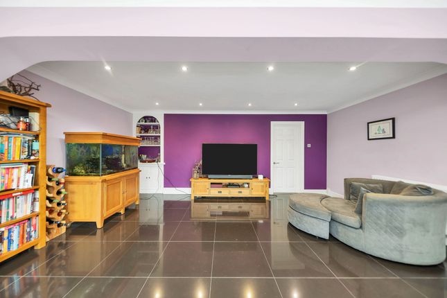 153 Musley Hill, Ware photo 3