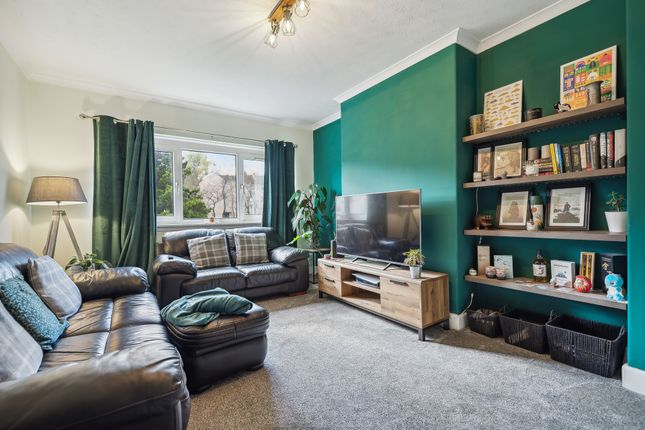Thumbnail Flat for sale in Fyvie Avenue, Eastwood, Glasgow