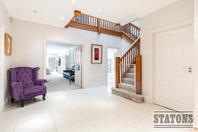 17, Broadgates Avenue, Hadley Wood photo 3