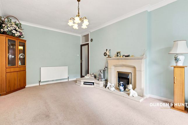 35 Hambro Avenue, Rayleigh photo 3